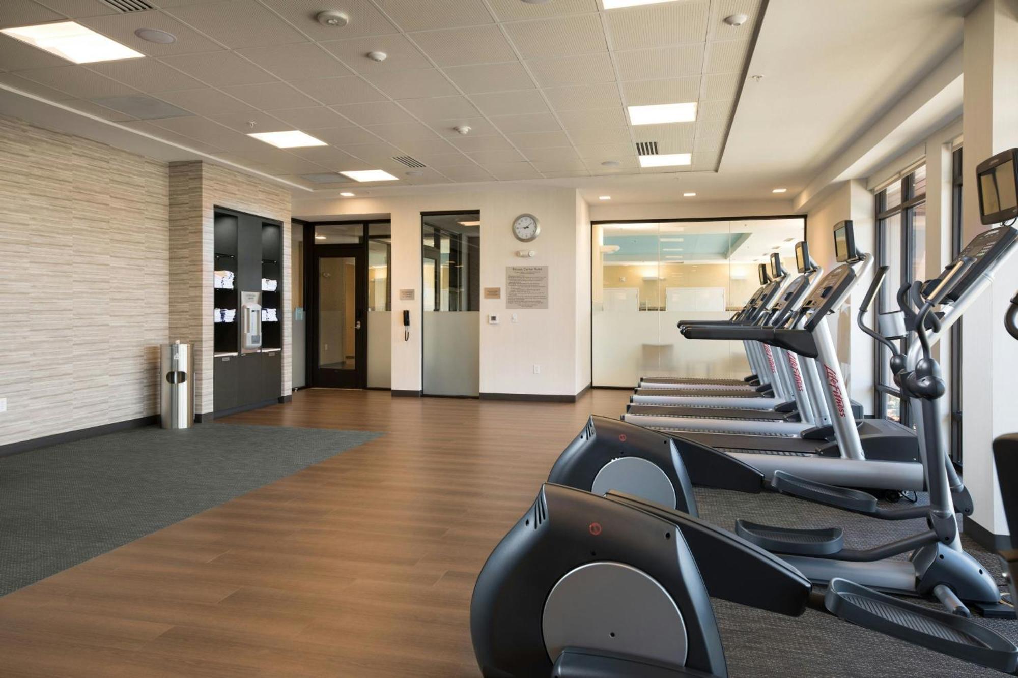 Courtyard By Marriott Russellville Eksteriør billede