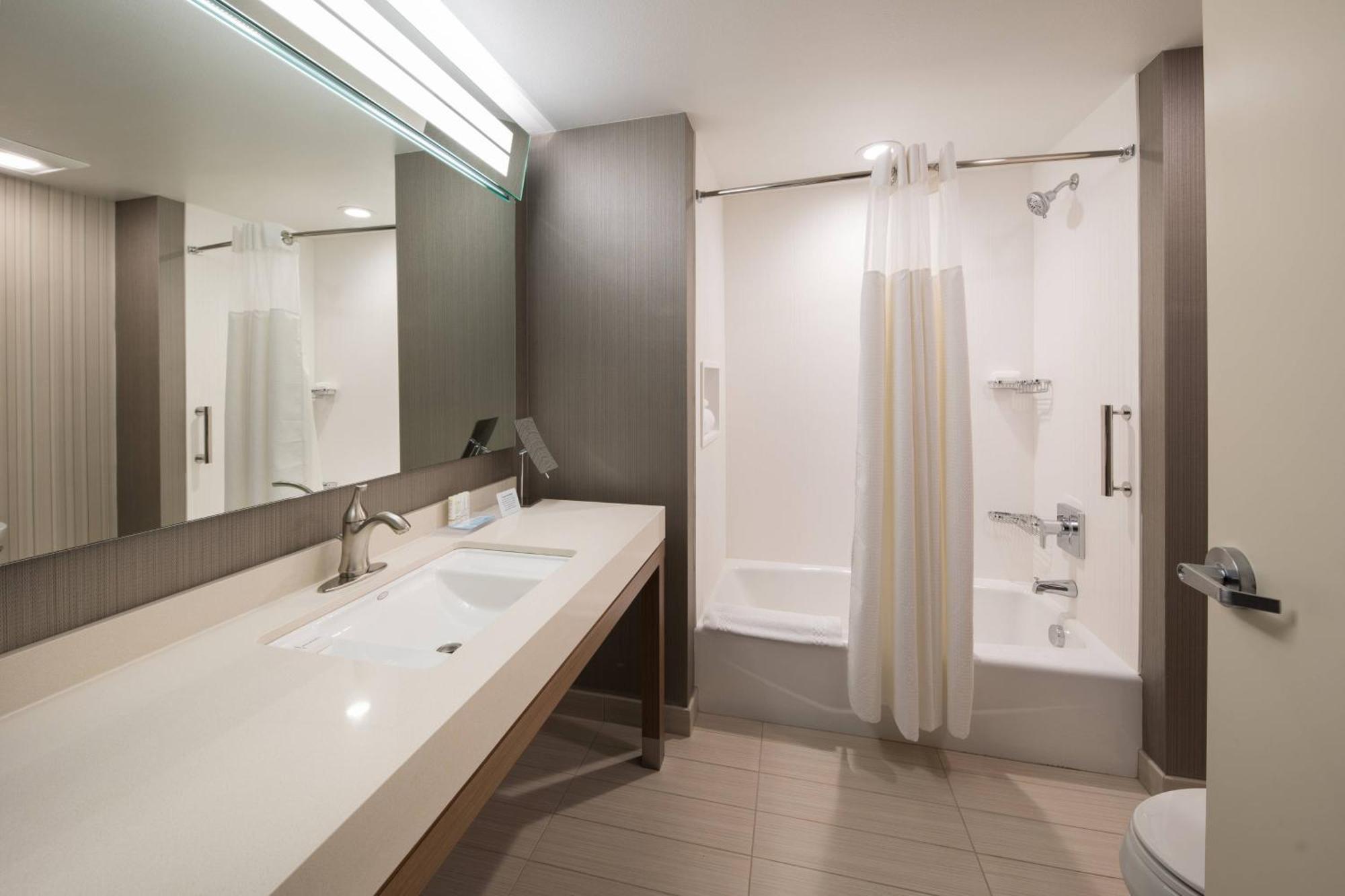Courtyard By Marriott Russellville Eksteriør billede